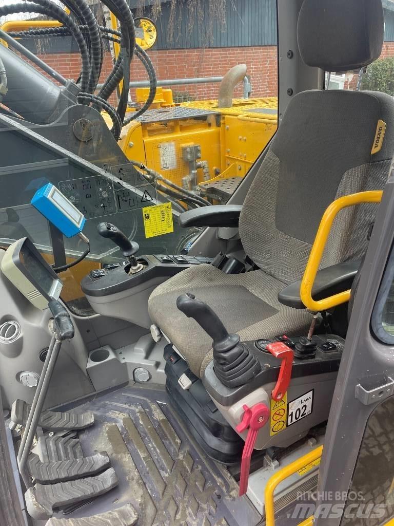 Volvo ECR235C Escavatori cingolati