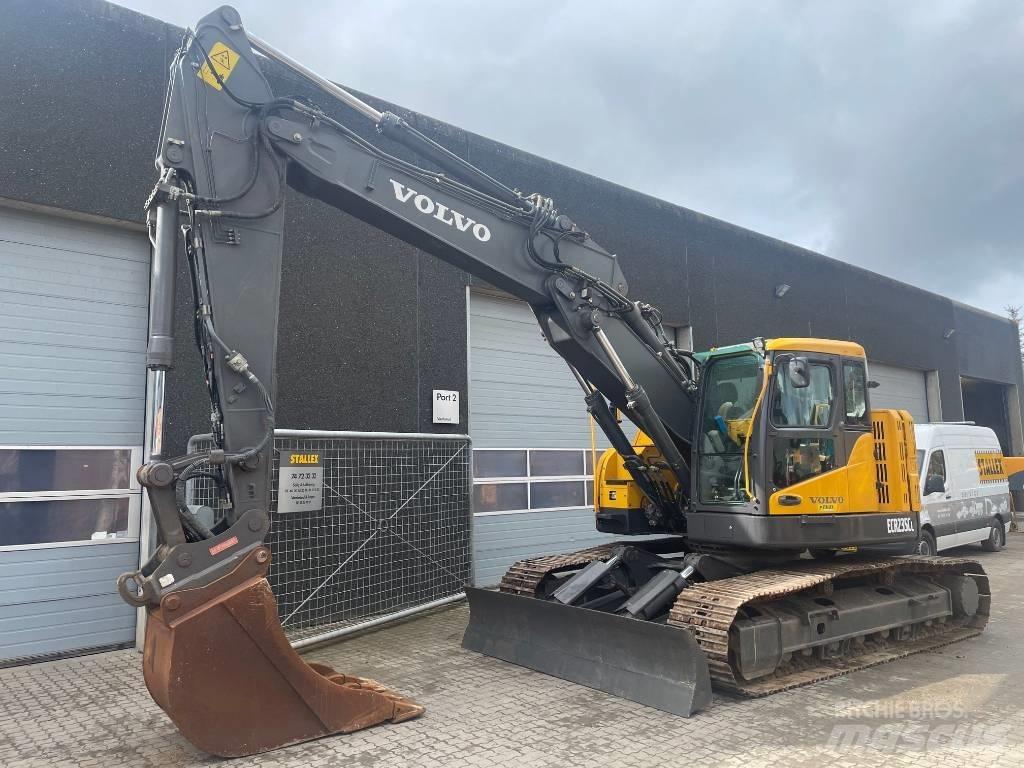 Volvo ECR235C Escavatori cingolati