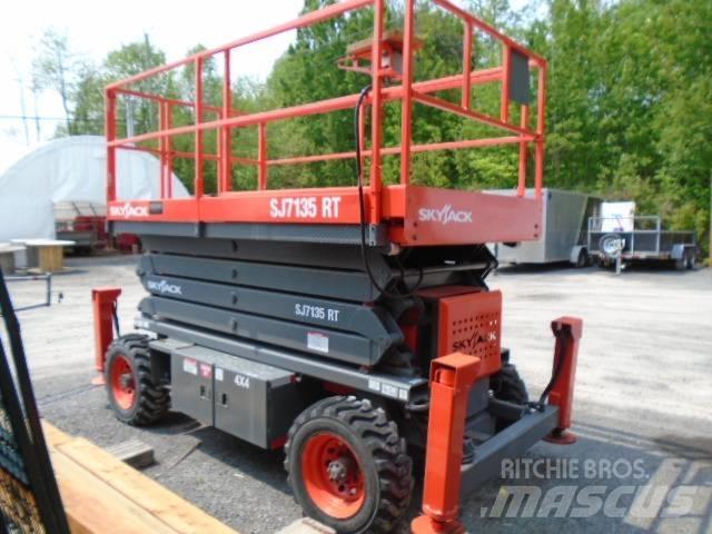 SkyJack SJ 7135 RT Piattaforme a pantografo