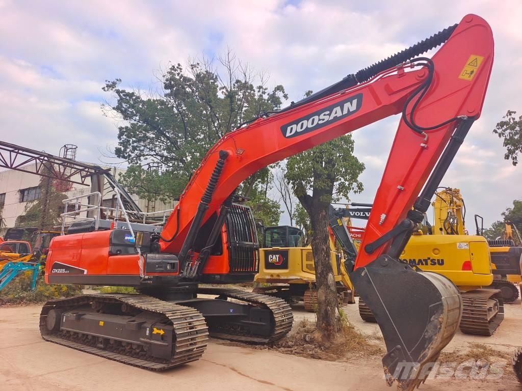 Doosan DX 225LC-9C Escavatori cingolati