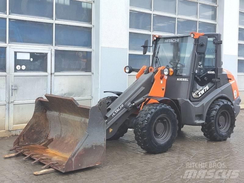 Hitachi ZW 75-6 Mini Pale Gommate