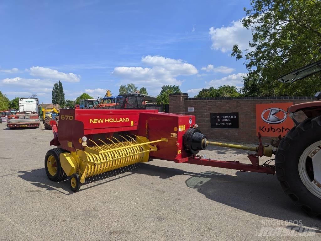 New Holland 575 Presse quadre