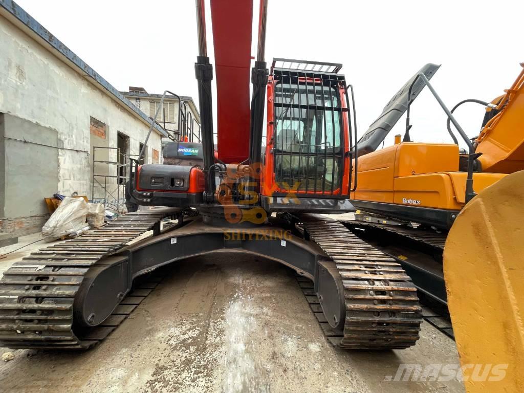 Doosan DX 300LC -9 Escavatori cingolati