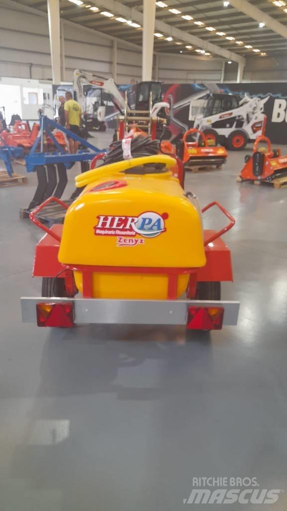 HERPA HCT04 Irroratrici trainate