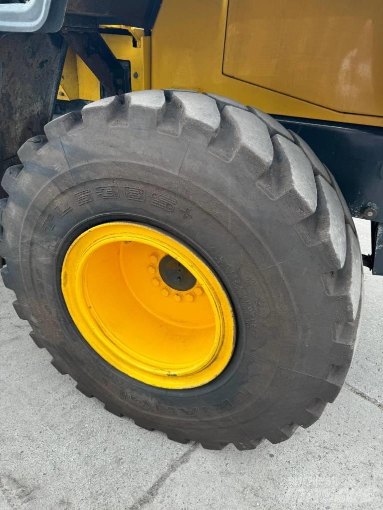 Komatsu WA250 Pale gommate