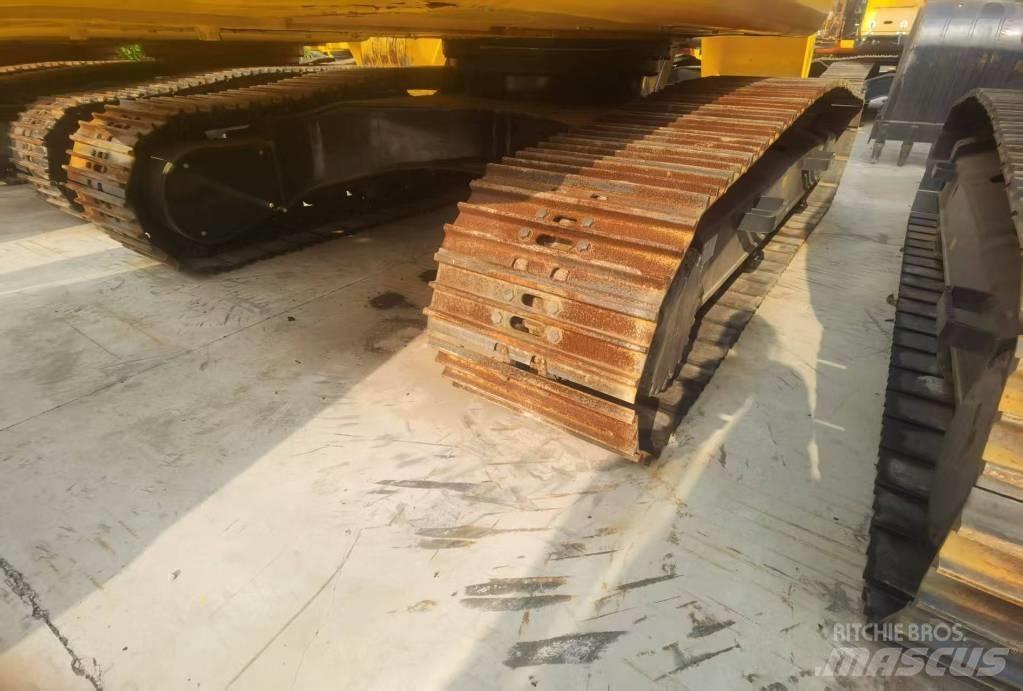 Komatsu PC 220 Escavatori cingolati