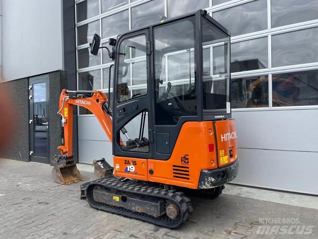 Hitachi ZX19-6 CR Miniescavatori