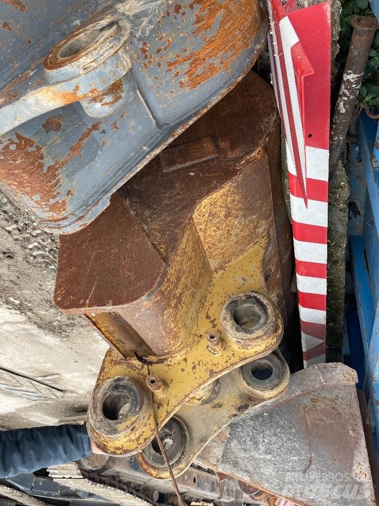 CAT 323 D Escavatori cingolati