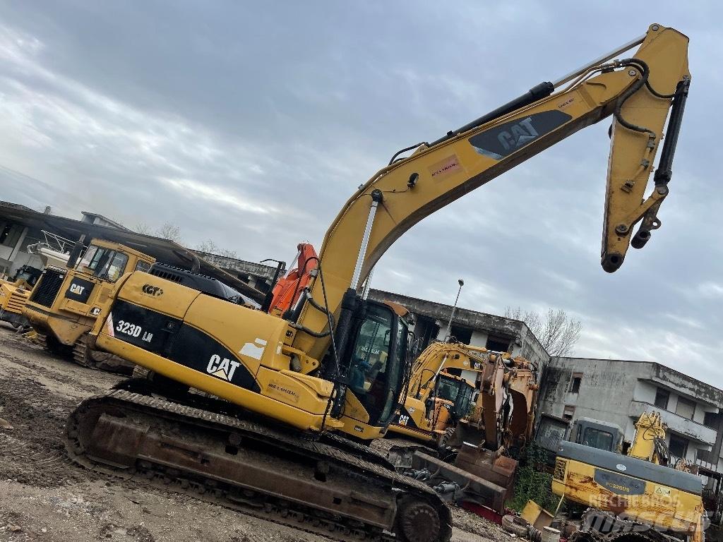 CAT 323 D Escavatori cingolati