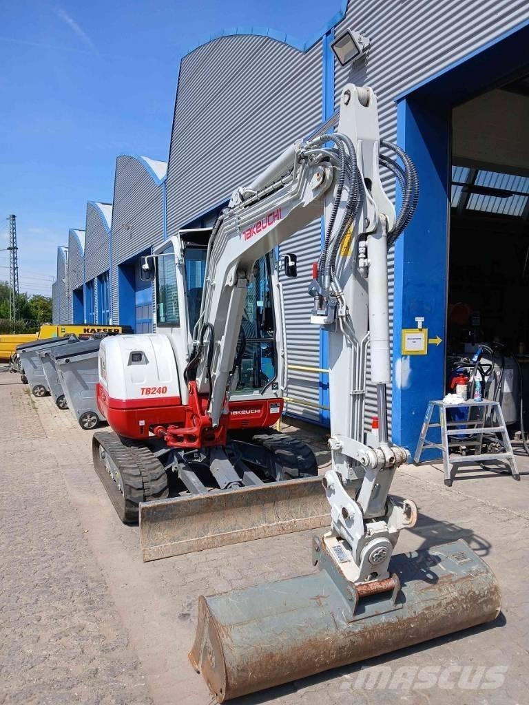 Takeuchi TB 240 DPF Miniescavatori