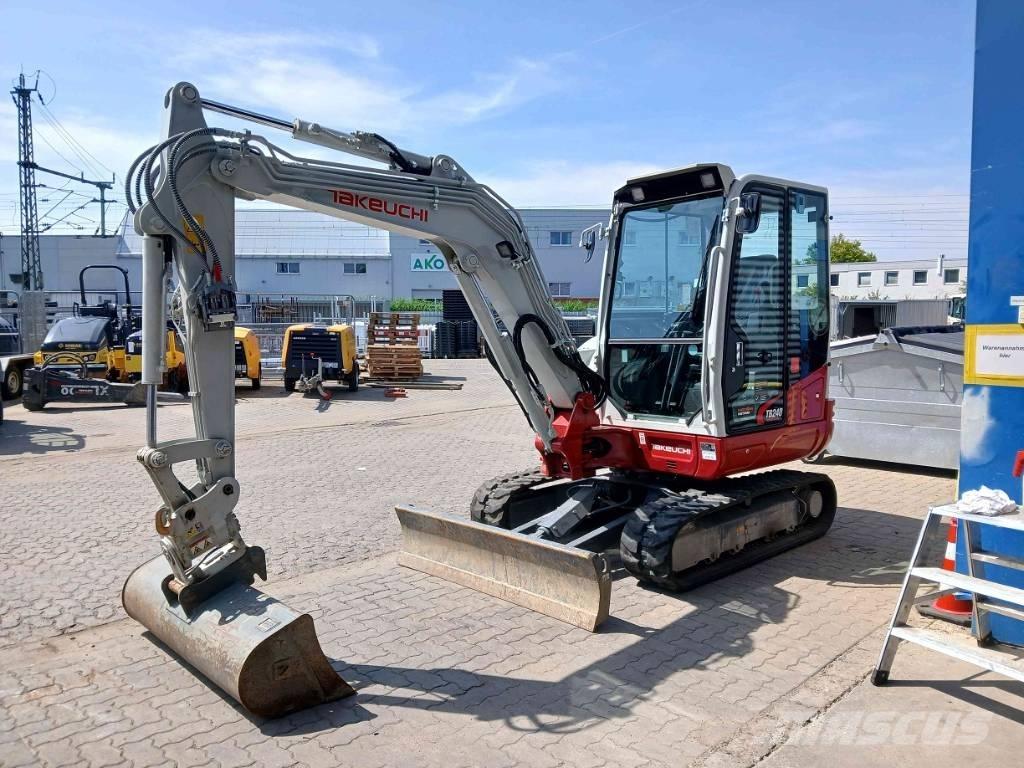 Takeuchi TB 240 DPF Miniescavatori