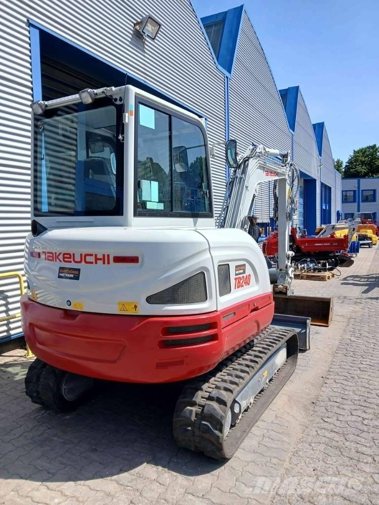 Takeuchi TB 240 DPF Miniescavatori