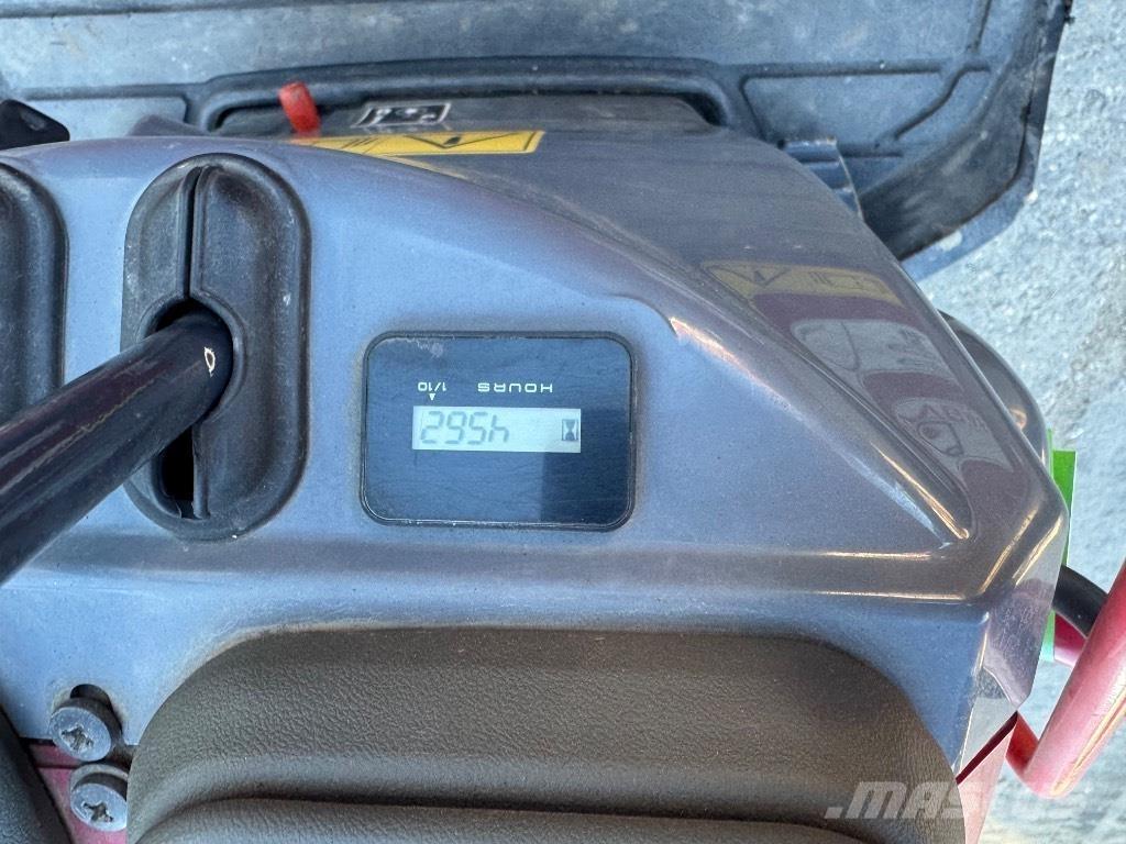 Yanmar SV08 (1E935) Miniescavatori