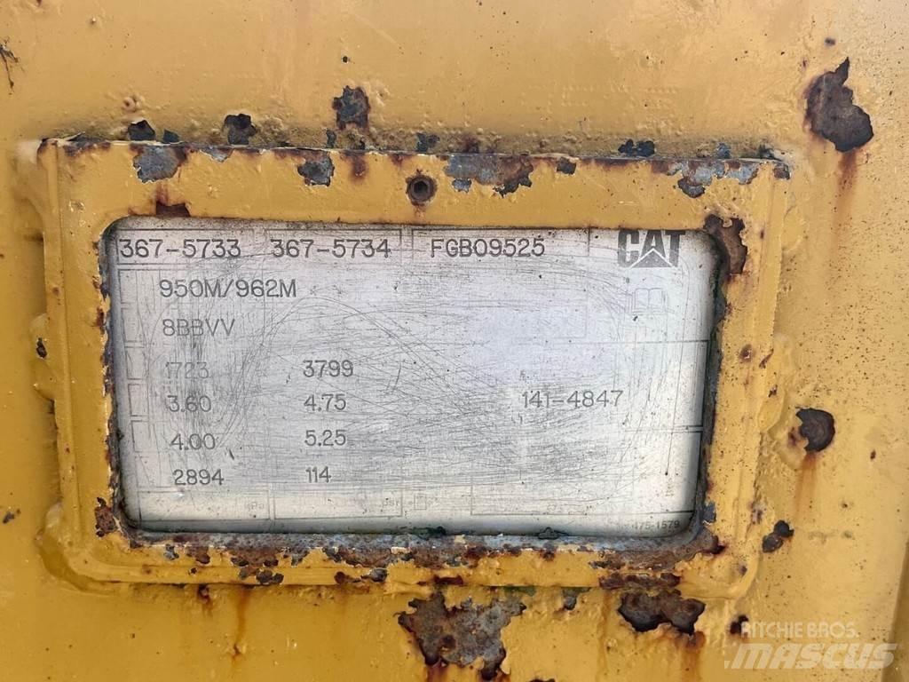 CAT 950M Pale gommate