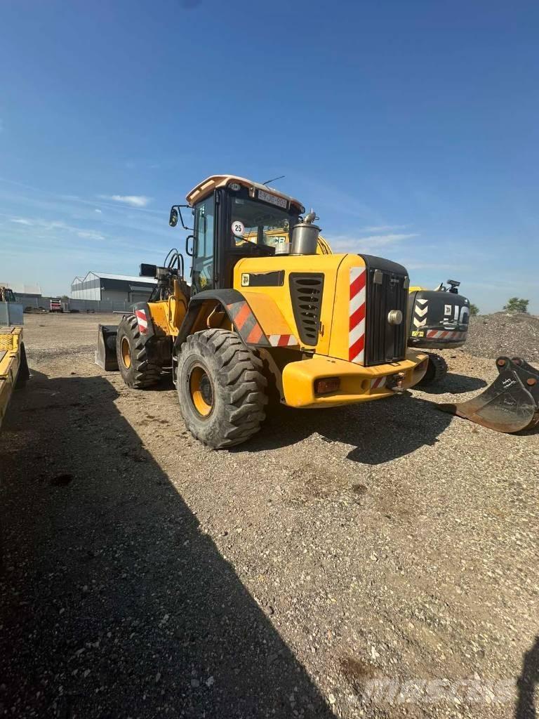 JCB 436 HT Pale gommate
