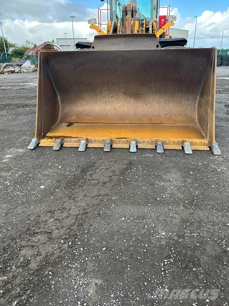 Volvo L 180 H Pale gommate