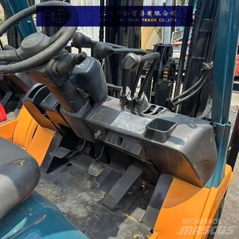 Toyota 25 Carrelli elevatori diesel