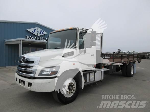 Hino 268 Camion con sponde ribaltabili