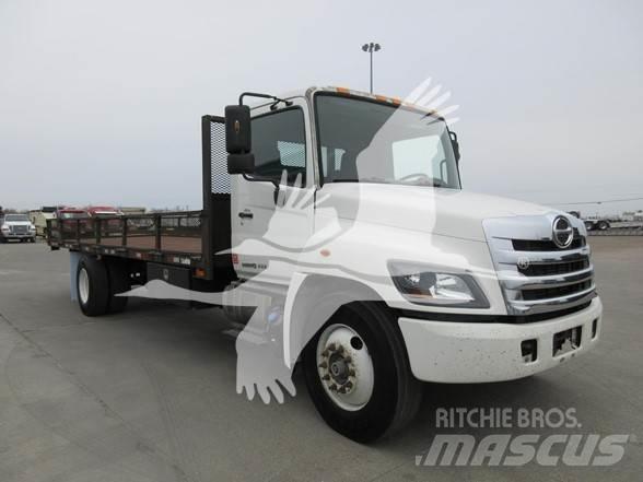 Hino 268 Camion con sponde ribaltabili