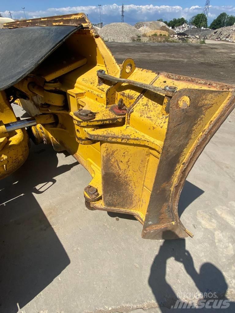 Komatsu D61PX24 Dozer cingolati