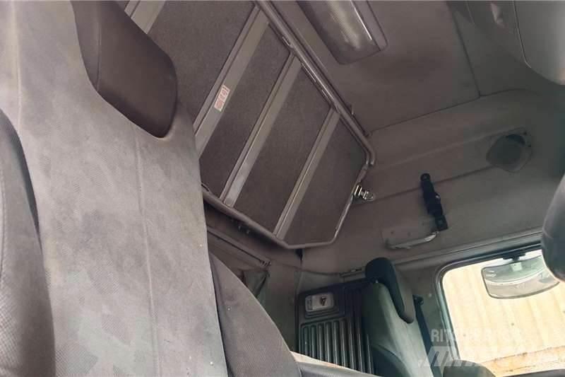 UD Quon GW 26-450 Camion altro