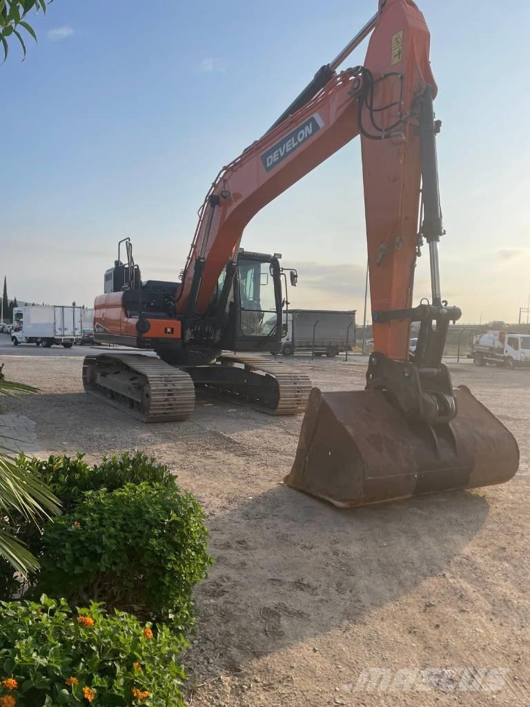 Doosan DX225LC-7 Escavatori cingolati