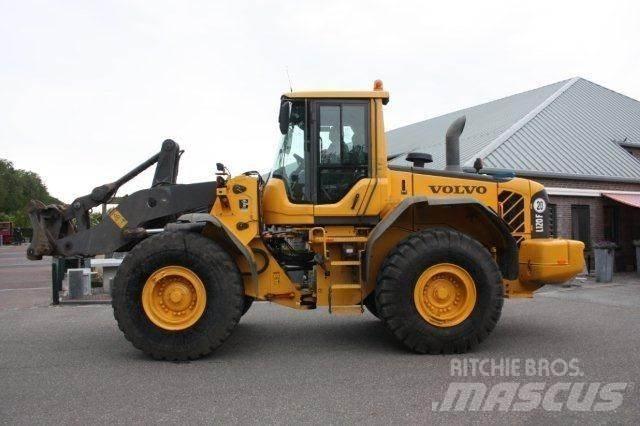 Volvo L 120 F Pale gommate