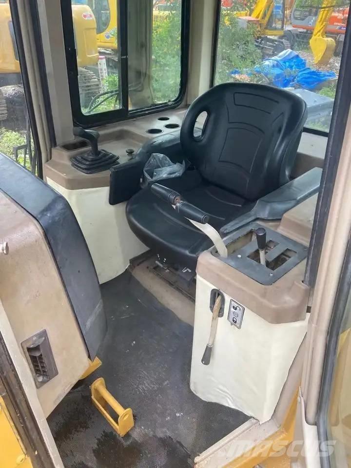 CAT D5M Dozer cingolati