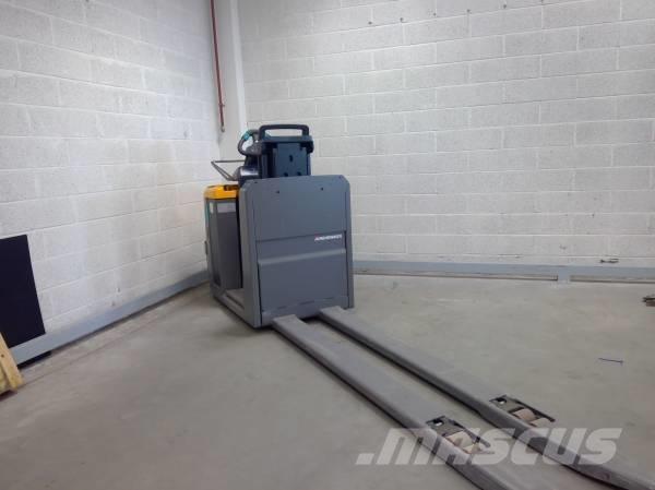 Jungheinrich ECE 225 Commissionatore basso livello
