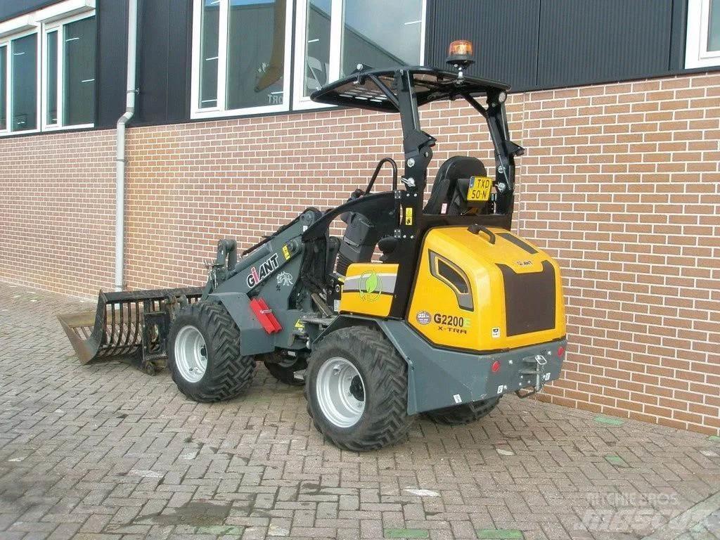 GiANT G2200E Mini pale