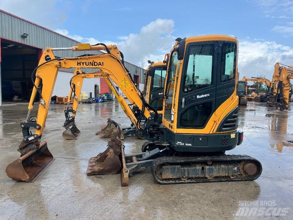 Hyundai R25Z-9 AK Miniescavatori