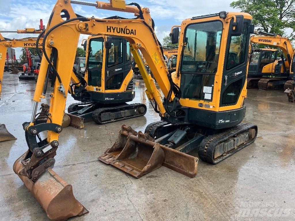 Hyundai R25Z-9 AK Miniescavatori