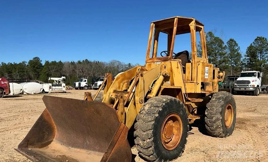 CAT 930 Pale gommate