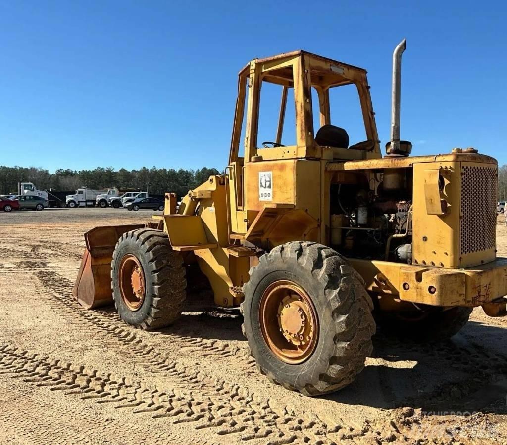 CAT 930 Pale gommate