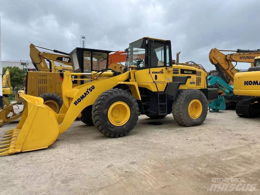 Komatsu WA 320-5 Pale gommate