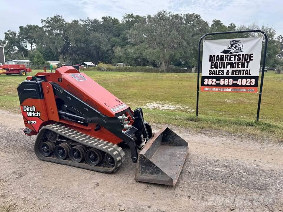 Ditch Witch SK 800 Mini Pale Gommate