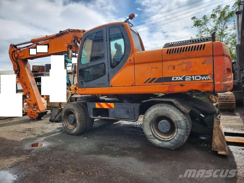 Doosan DX 210WA Escavatori gommati