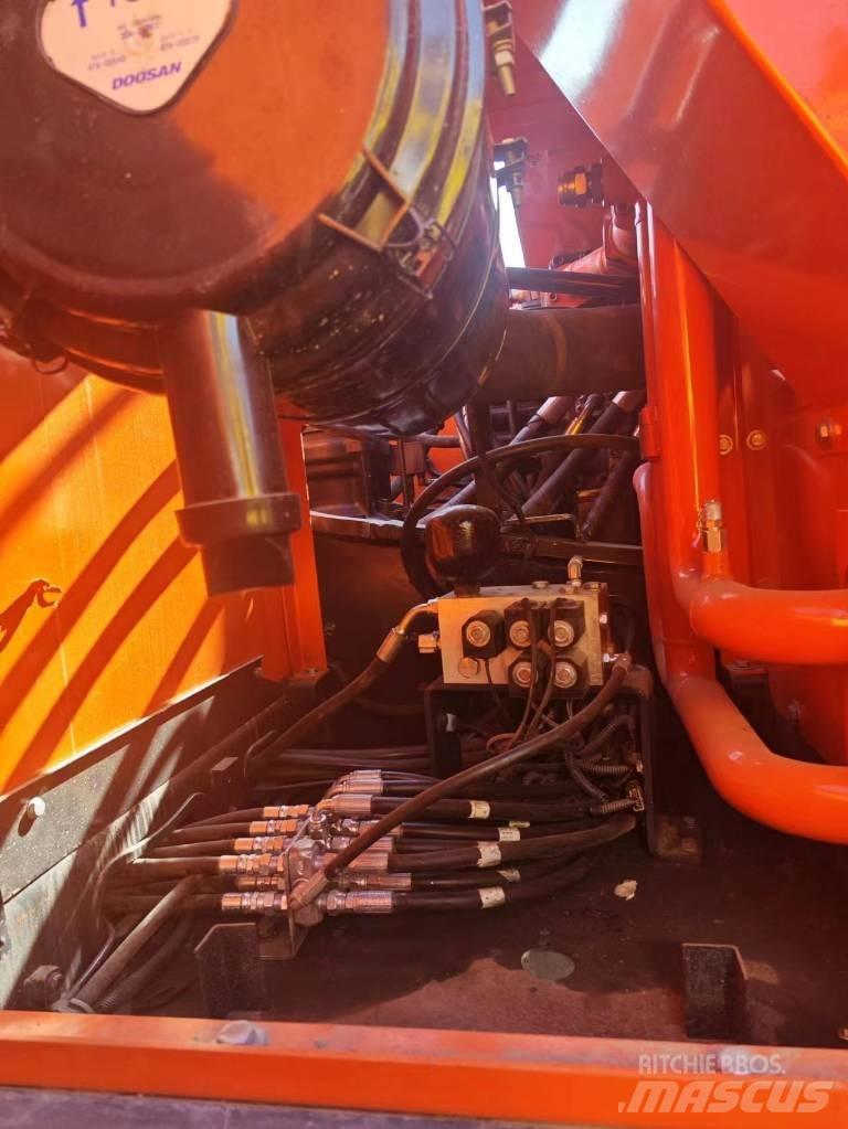 Doosan DX 300 Escavatori cingolati