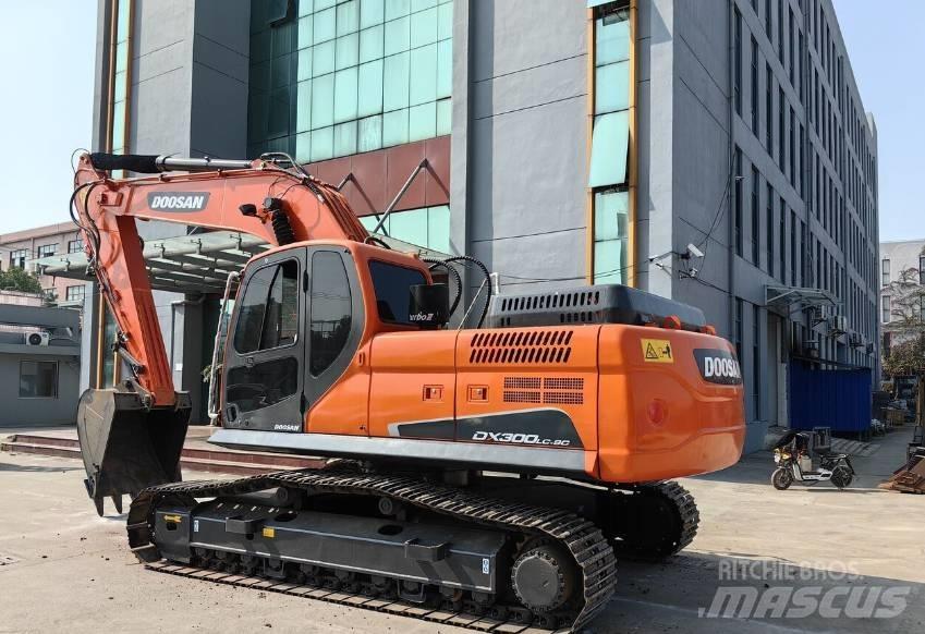 Doosan DX300 Escavatori cingolati