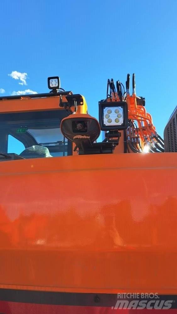 Develon DX 140 LCR-7 Escavatori cingolati