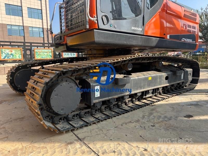 Doosan DX 225 LC-9C Escavatori cingolati