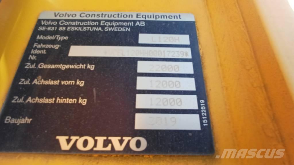 Volvo L 120 H Pale gommate