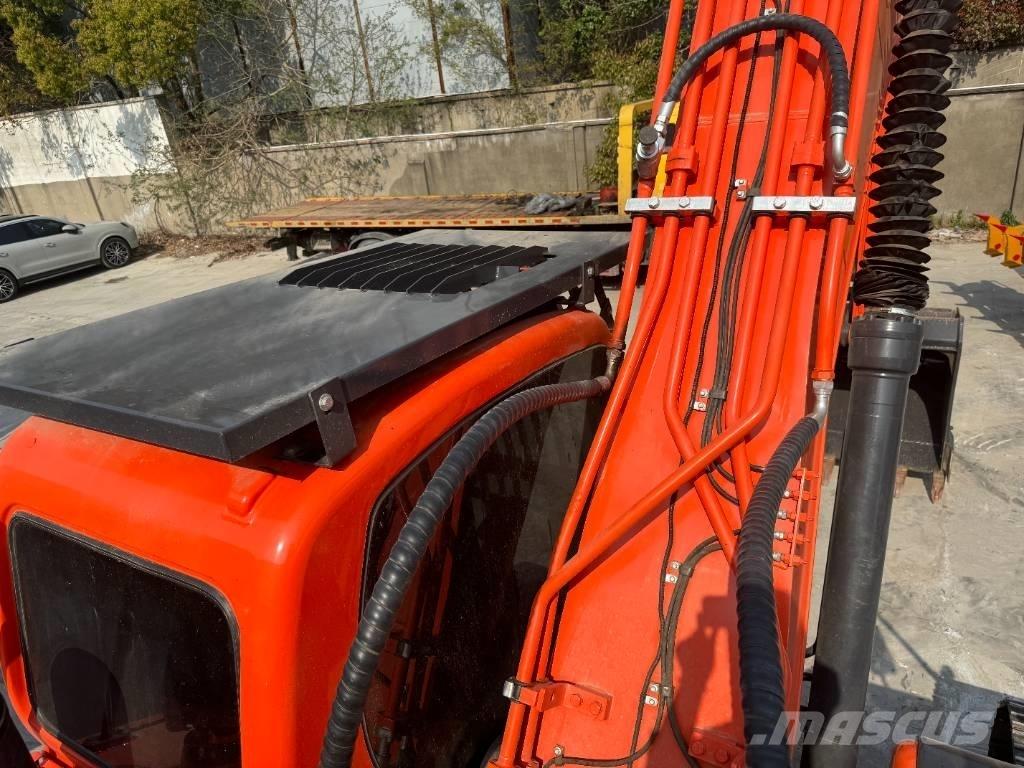 Doosan DX 225 LC Escavatori cingolati