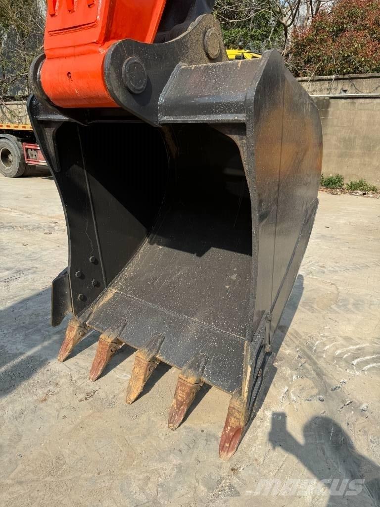 Doosan DX 225 LC Escavatori cingolati