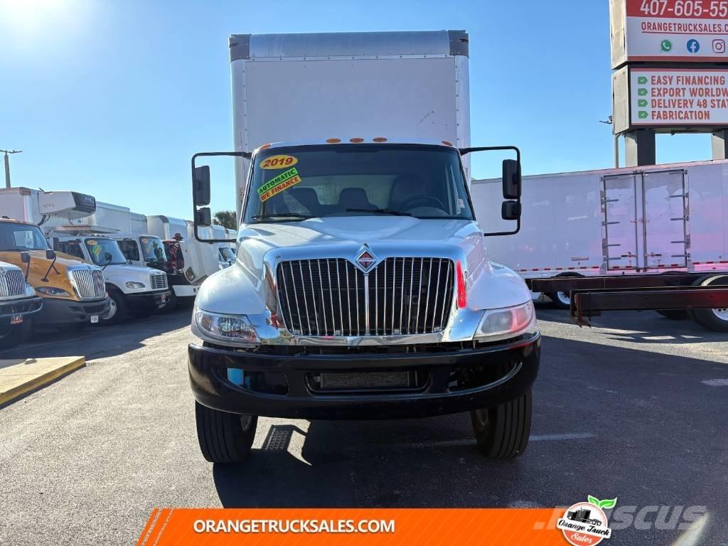 International 4300 Camion cassonati