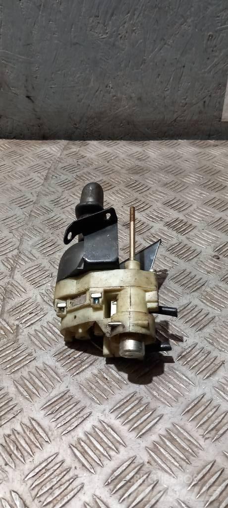 Volvo FH 16    20367933 Cabine e interni