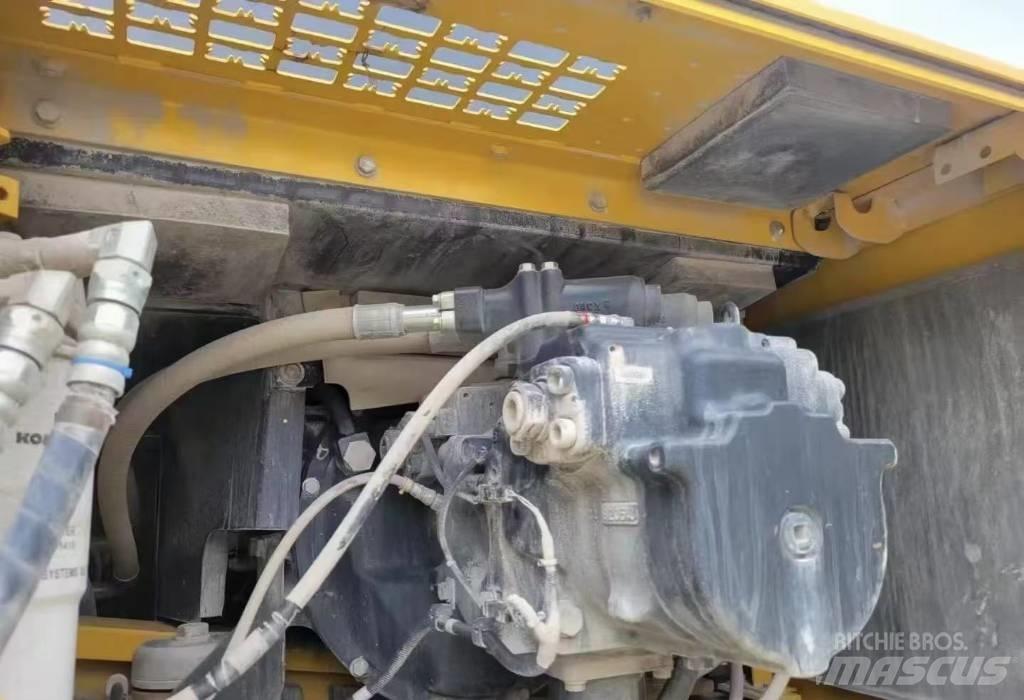Komatsu PC 460-8 Escavatori cingolati