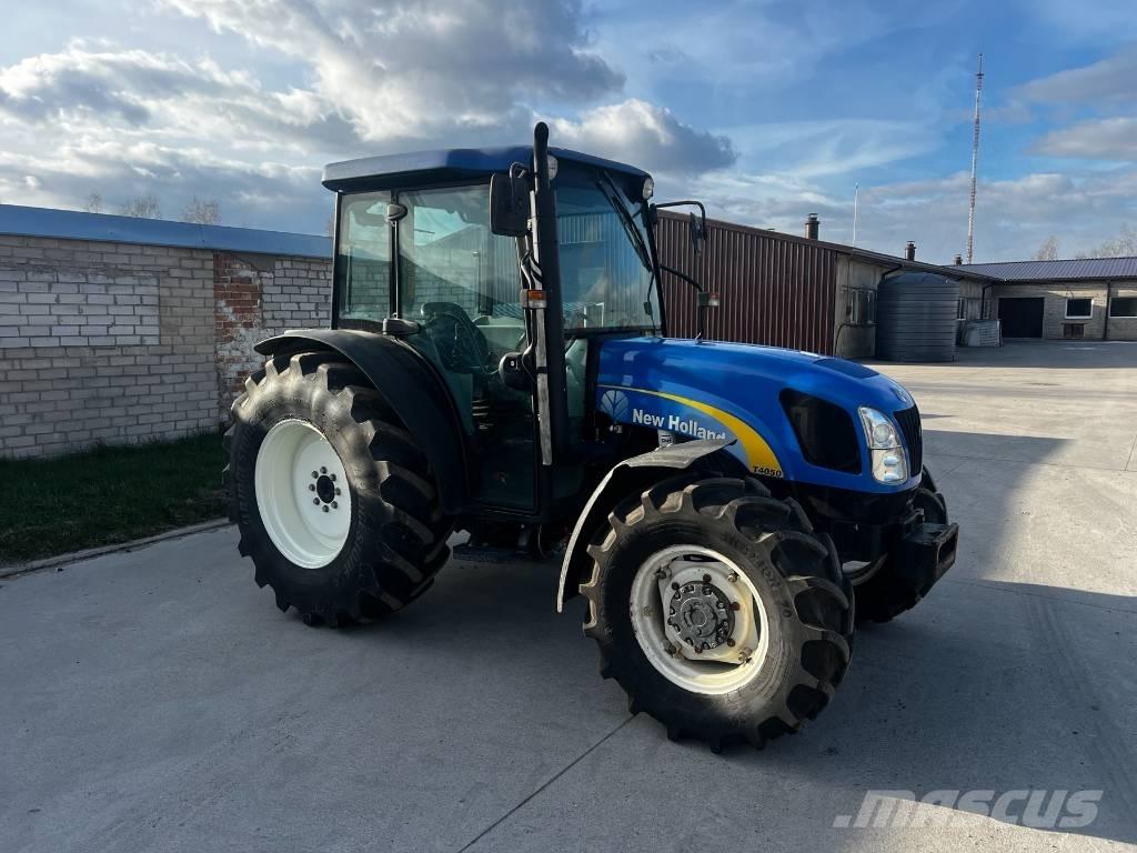 New Holland T 4050 Trattori