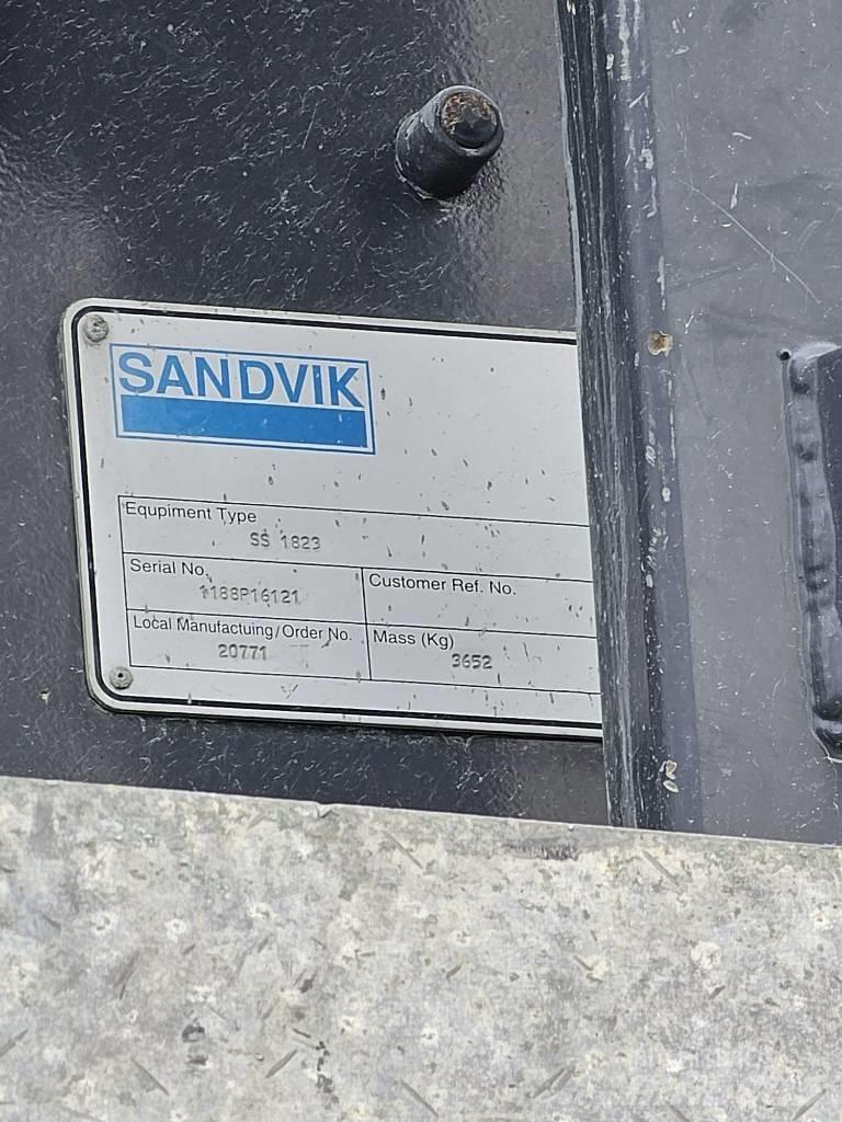 Sandvik UH 640 Frantoi mobili