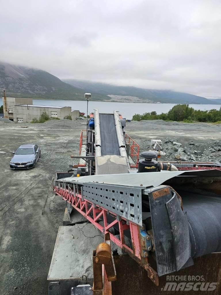 Sandvik UH 640 Frantoi mobili
